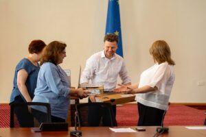 Circa 600 de laptopuri au fost donate de UNICEF mai multor instituții de învățământ din țară