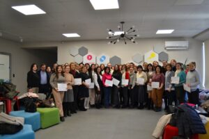 A fost lansată pilotarea platformei Langly pentru învățarea limbii engleze în 40 de școli din Moldova