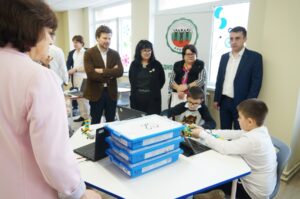 Seturi de robotică și echipament tehnic pentru elevii de la Liceul Teoretic „Ivan Vazov”, cu sprijinul Guvernului Bulgariei