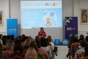 2 400 de lucrători din domeniul educației vor participa la instruiri online pentru promovarea stării de bine în școală și ghidarea în carieră