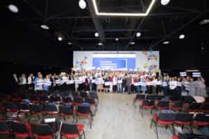 Granturi de peste 4,32 milioane de dolari pentru 121 de școli din țară, oferite în cadrul proiectului Băncii Mondiale