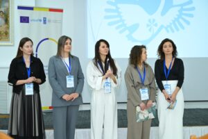 Cadre de conducere din învățământul general din țară participă în premieră la un curs de pedagogie umană