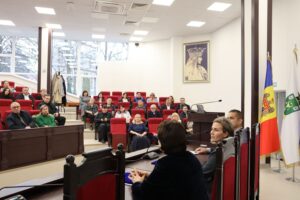 Departamentul pentru Relația cu Republica Moldova din România oferă echipamente digitale pentru 40 de școli